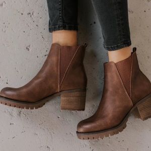 MIA | Jody Chelsea Ribbed Brown Block Heel Leather Boot Womens 6.5